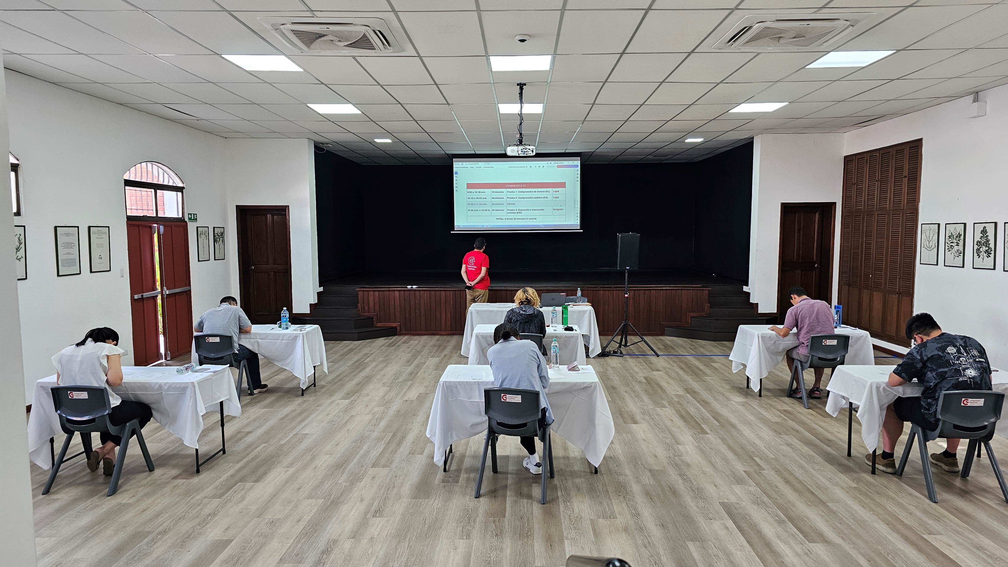 El CCESV acogió una nueva convocatoria de los exámenes oficiales de español DELE en El Salvador